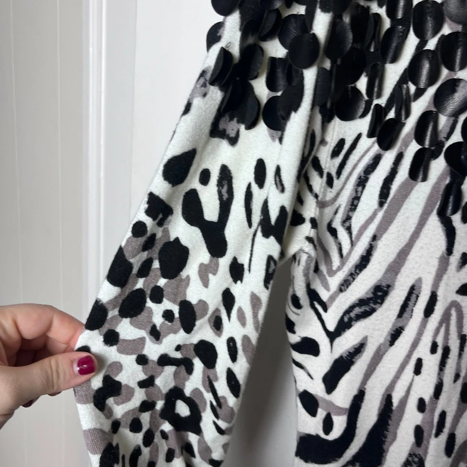 Vintage Y2K Boston Proper Zebra Bauble Slouchy V-neck Cardigan Women's Small - Image 3 of 4