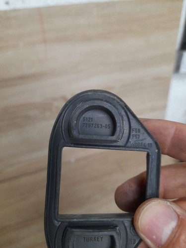 GENUINE MINI CHECK STRAP DOOR BRAKE GASKET F56 F55 F57 7297263 - Picture 4 of 4