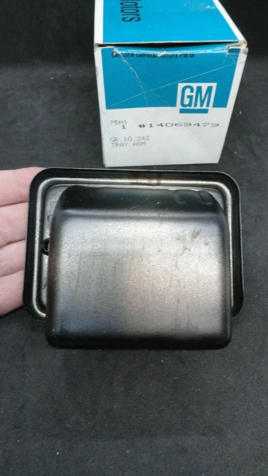Nuevo de Lote Antiguo 1982-84 Buick Riviera 87-90 Chevrolet Beretta Consola de Piso Cenicero 14069479 Foto 3 de 4