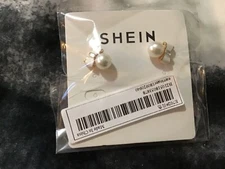 Shein Imation pearl earring new pierced 