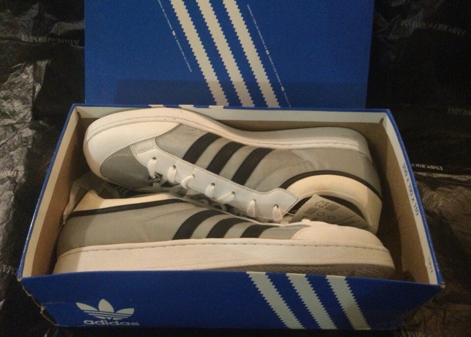Adidas Americana Silver with Black
 Old stock / unworn 
Some cracks on cushions Adidas Americana Silver with Black | eBay main image 2