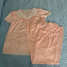 Vintage Vanity Fair Women's Nylon Pink 2 pc Pajama Set Embroidered size M