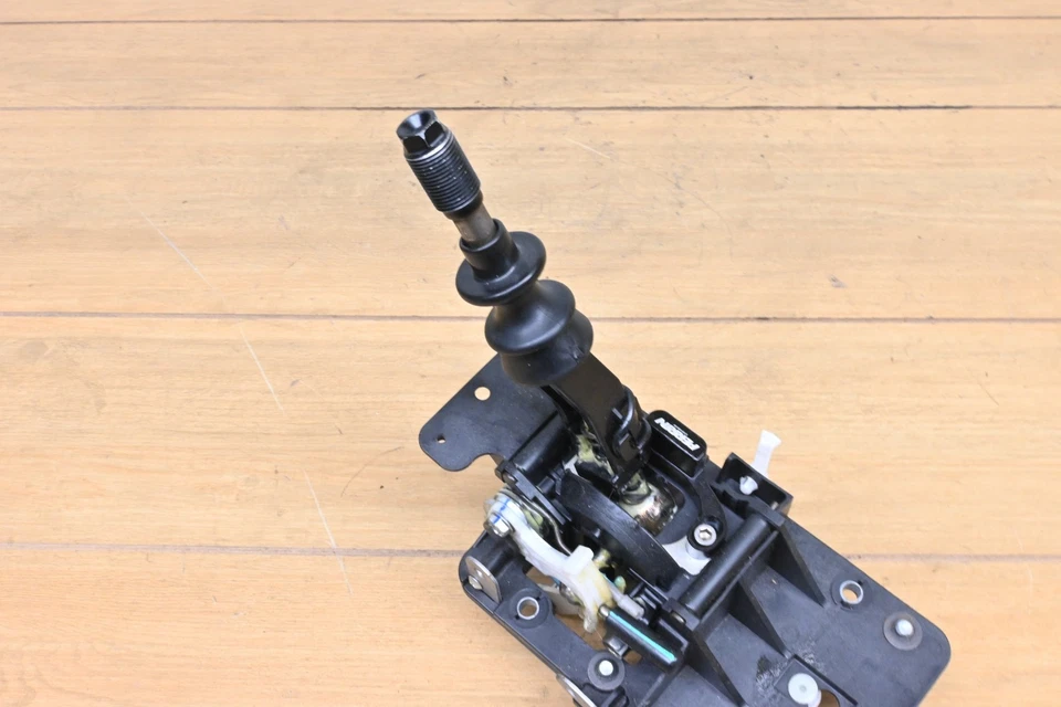 15-24 Subaru WRX M/T transmisión manual palanca de cambios montaje de perilla de cambio OEM Foto 2 de 4