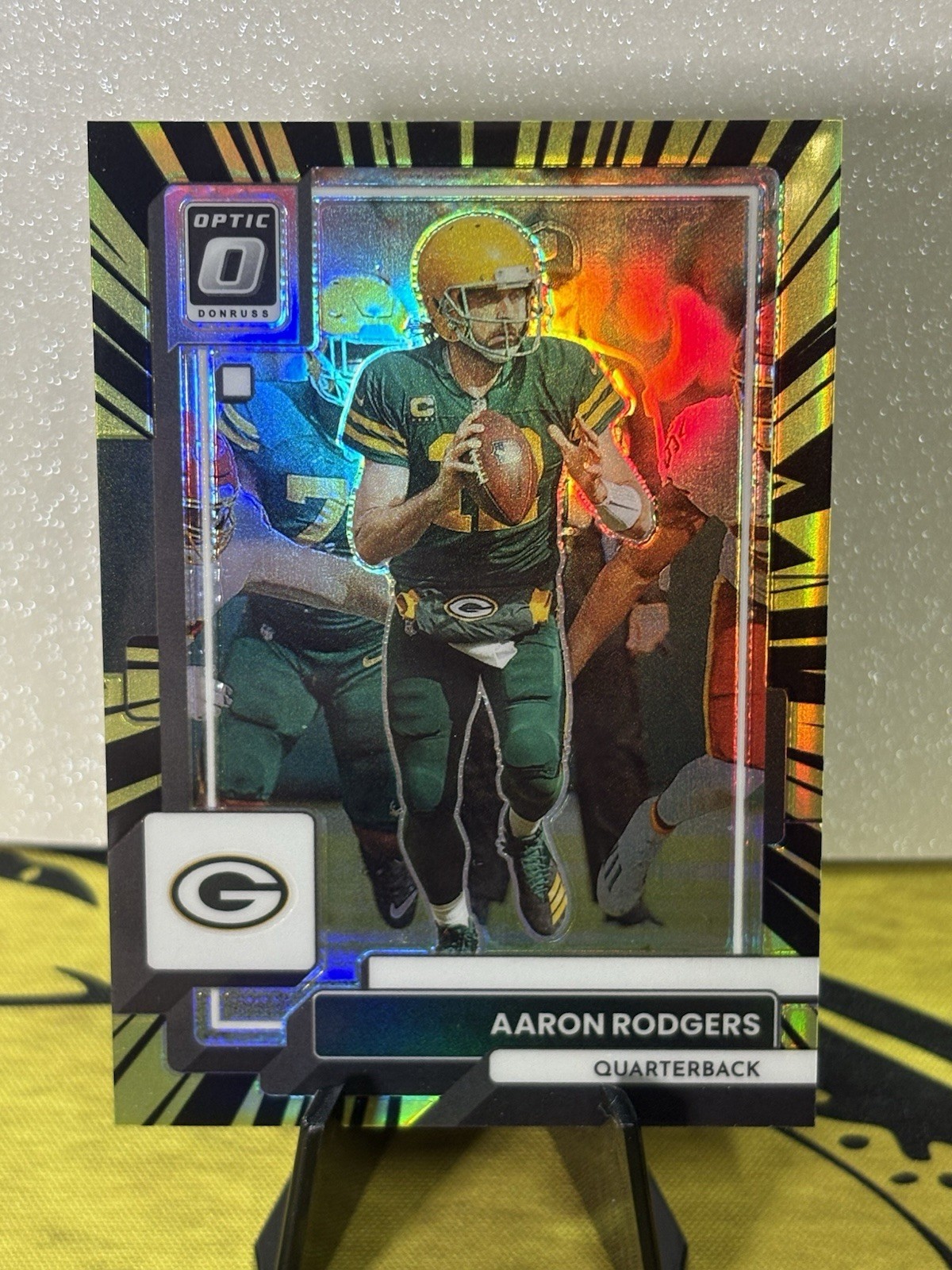 2022 Panini Donruss Optic Aaron Rodgers #70 Electricity Prizm /65