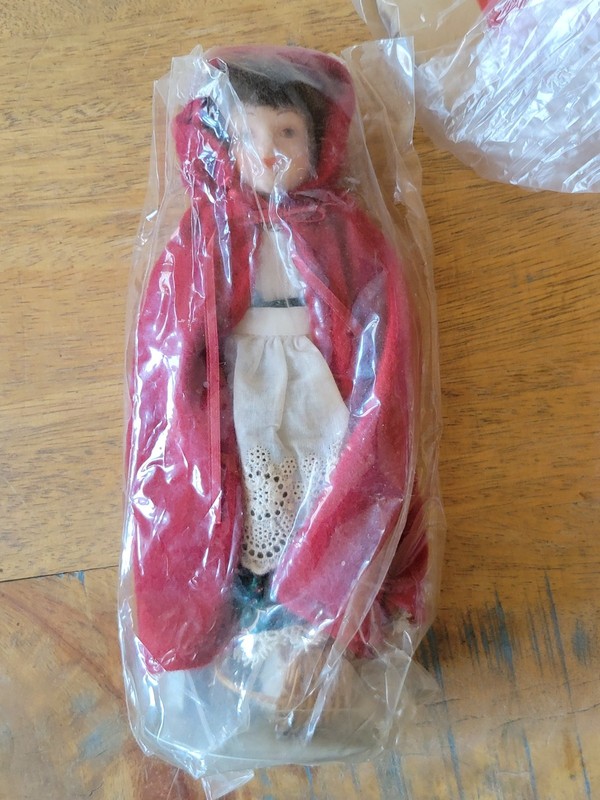 Vintage Avon Little Red Riding Hood Porcelain Doll 1985 Fairy Tale Collection
