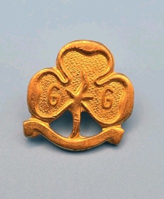 Pin Anstecker Emaille | Girl Guides goldfarben | Vintage | Sammlerstück