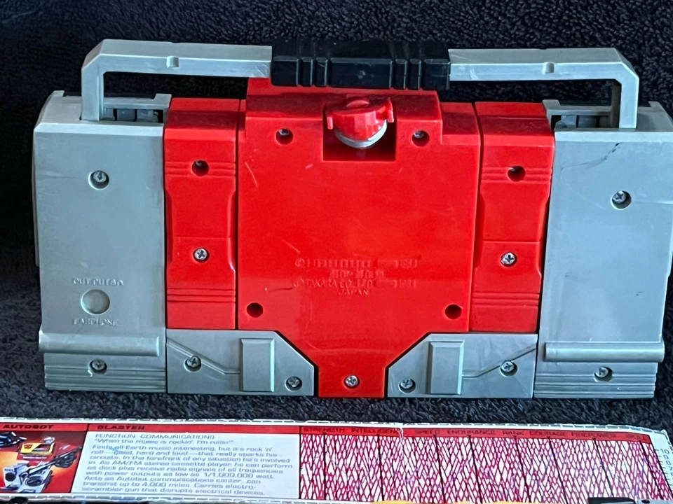 1985 BLASTER • COMPLETE w/2 CASSETTES • G1 VINTAGE TRANSFORMERS - Image 3 of 4