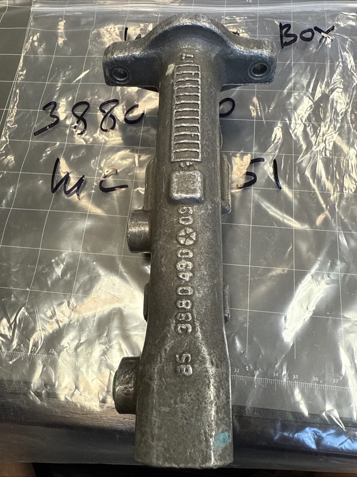 Chrysler/Mopar Master Cylinder 4509602 NOS - Caja abierta, estampado 3880490 Foto 2 de 4