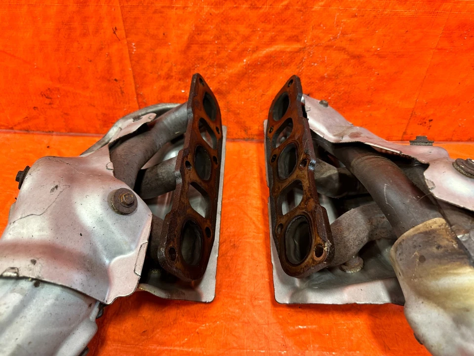 08-15 INFINITI G37 COUPE & CONVERTIBLE - VQ37 EXHAUST MANIFOLDS - OEM 310 - Image 4 of 4