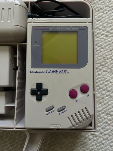 Original Nintendo Game Boy DMG-01 Gray with 9 games + RARE CASE + Accessories