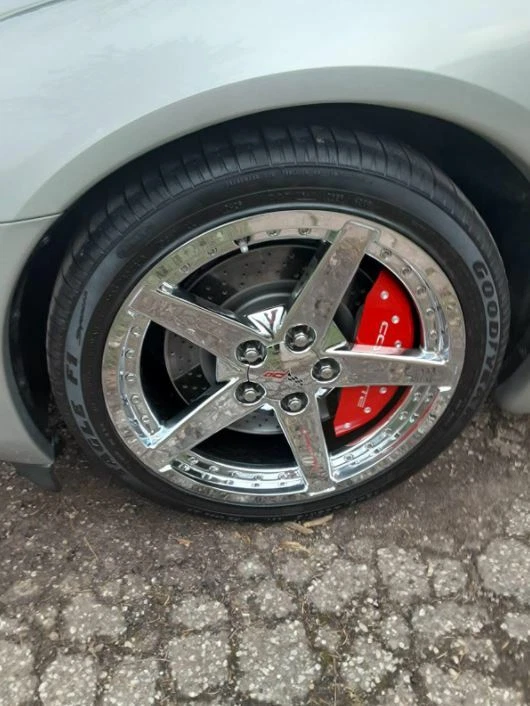 Cubiertas de pinza MGP 13008SCV6RD rojas cubiertas de freno para 05-13 Chevrolet Corvette C6 Foto 3 de 4