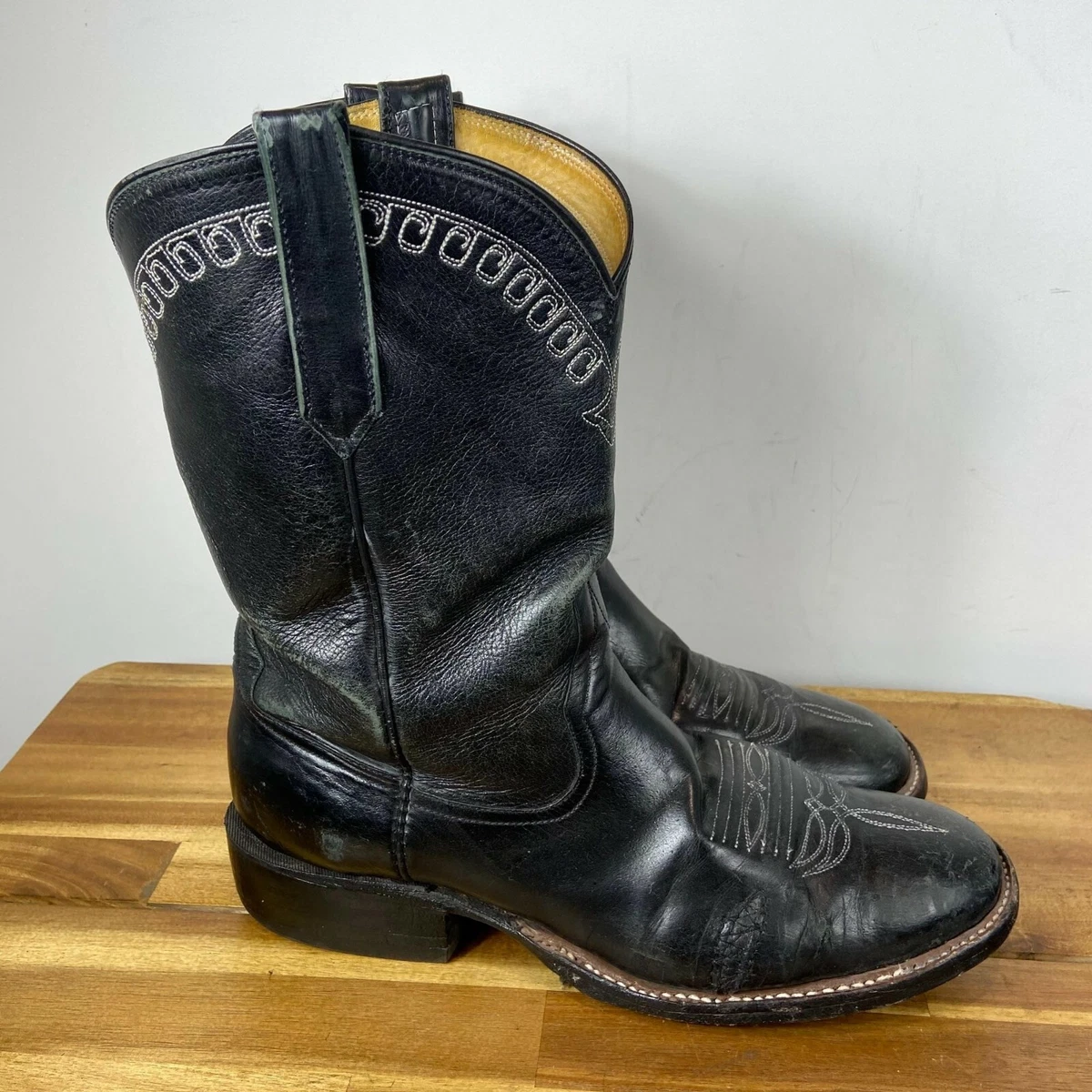 Round cowboy boots cheap