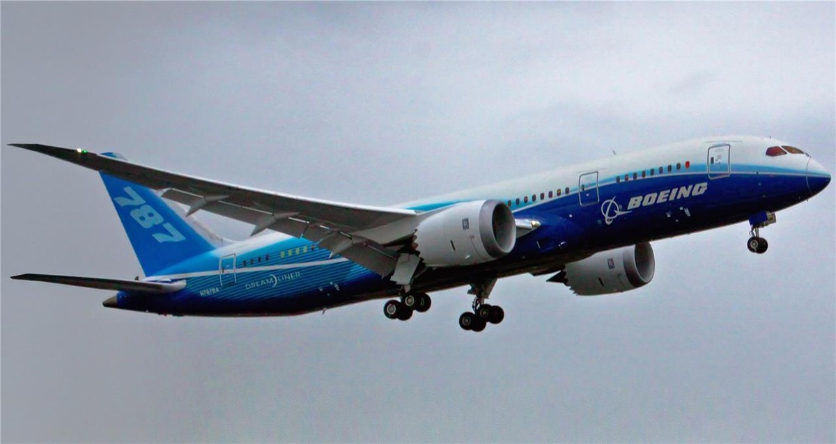 BOEING 787 DREAMLINER FIRST FLIGHT GLOSSY POSTER PICTURE PHOTO