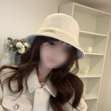 Stilvoller weißer gewölbter Zylinderhut perfekt für Partys und Konzerte verst