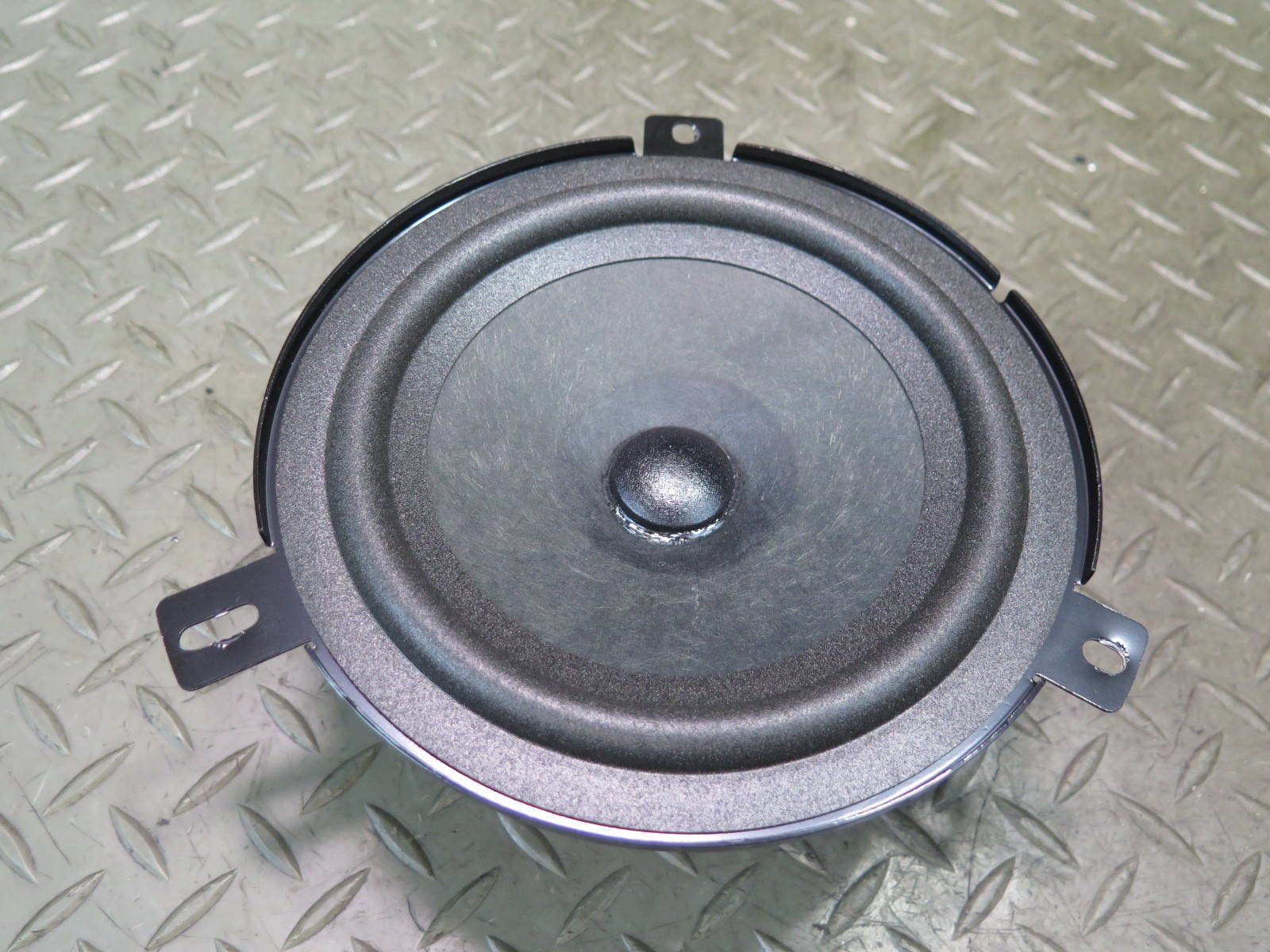 Maserati Ghibli 2014-2020 FRONT Speaker