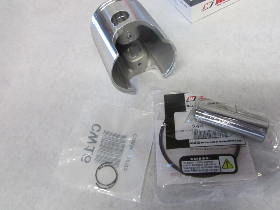 Suzuki PE175 1978 1979 Wiseco juego de pistones y anillos 63,50 mm Foto 2 de 4