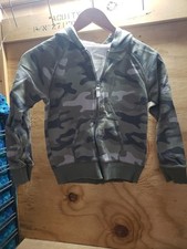 Carter's Camo zip up hooded sweater Sz youth 7 D 