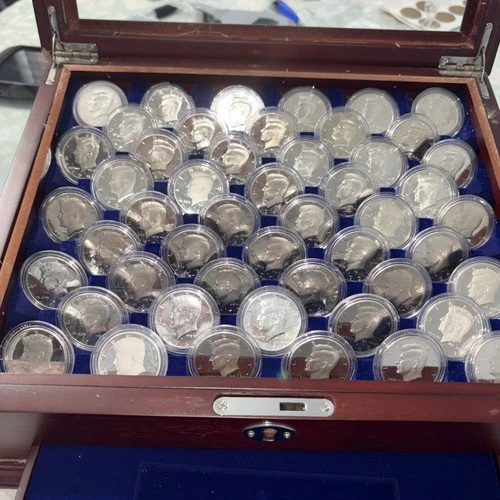 JOHN F KENNEDY UNCIRCULATED HALF DOLLAR COLLECTION 50 COINS all S mint. Year 64