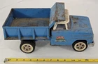 J-833 VINTAGE 1950/60'S PRESSED STEEL HYDRAULIC TONKA DUMP TRUCK