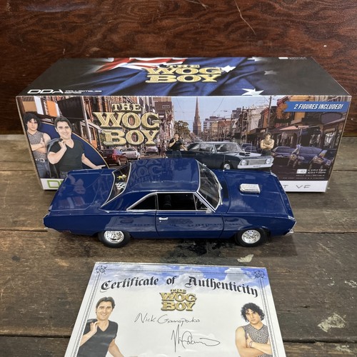 The Wog Boy 1969 Chrysler Valiant VF 1:18 Diecast DDA + 2 Figures - Picture 1 of 13