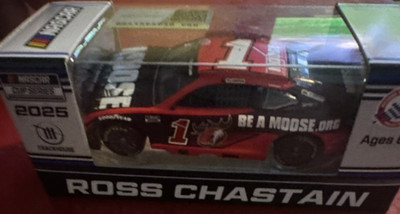 Lionel Racing Ross Chastain #1 Moose Fraternity Chevy 2025 NASCAR Cup 1:64 LE