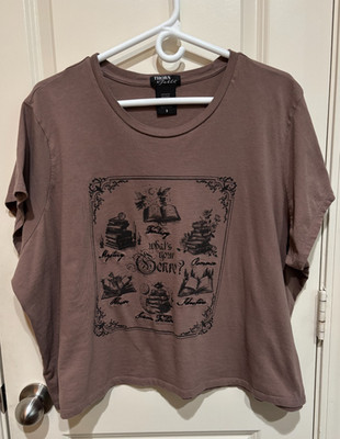 Hot Topic Thorn & Fable Plus Crop Tee Book Genres