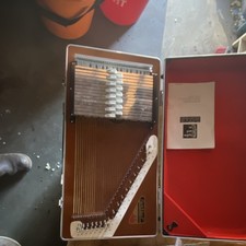 Chromaharp Autoharp Natural Finish Brown Wood with Case