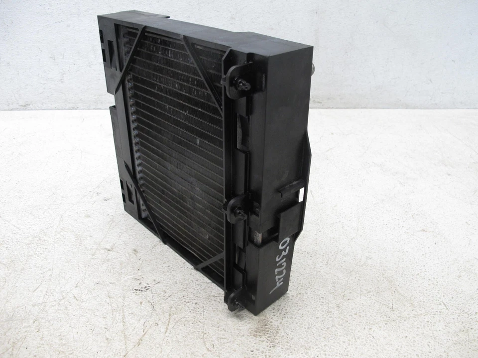 11-16 BMW F10 528i 535i xDRIVE ENFRIADOR DE ACEITE DE MOTOR CONDUCTOR IZQUIERDO FABRICANTE DE EQUIPOS ORIGINALES 031224 Foto 4 de 4