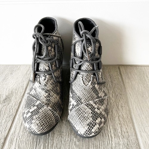 Stivaletti donna nuovi senza scatola TOMS Kala zeppa pelle di serpente stringati grigio 6 - Foto 5 di 8