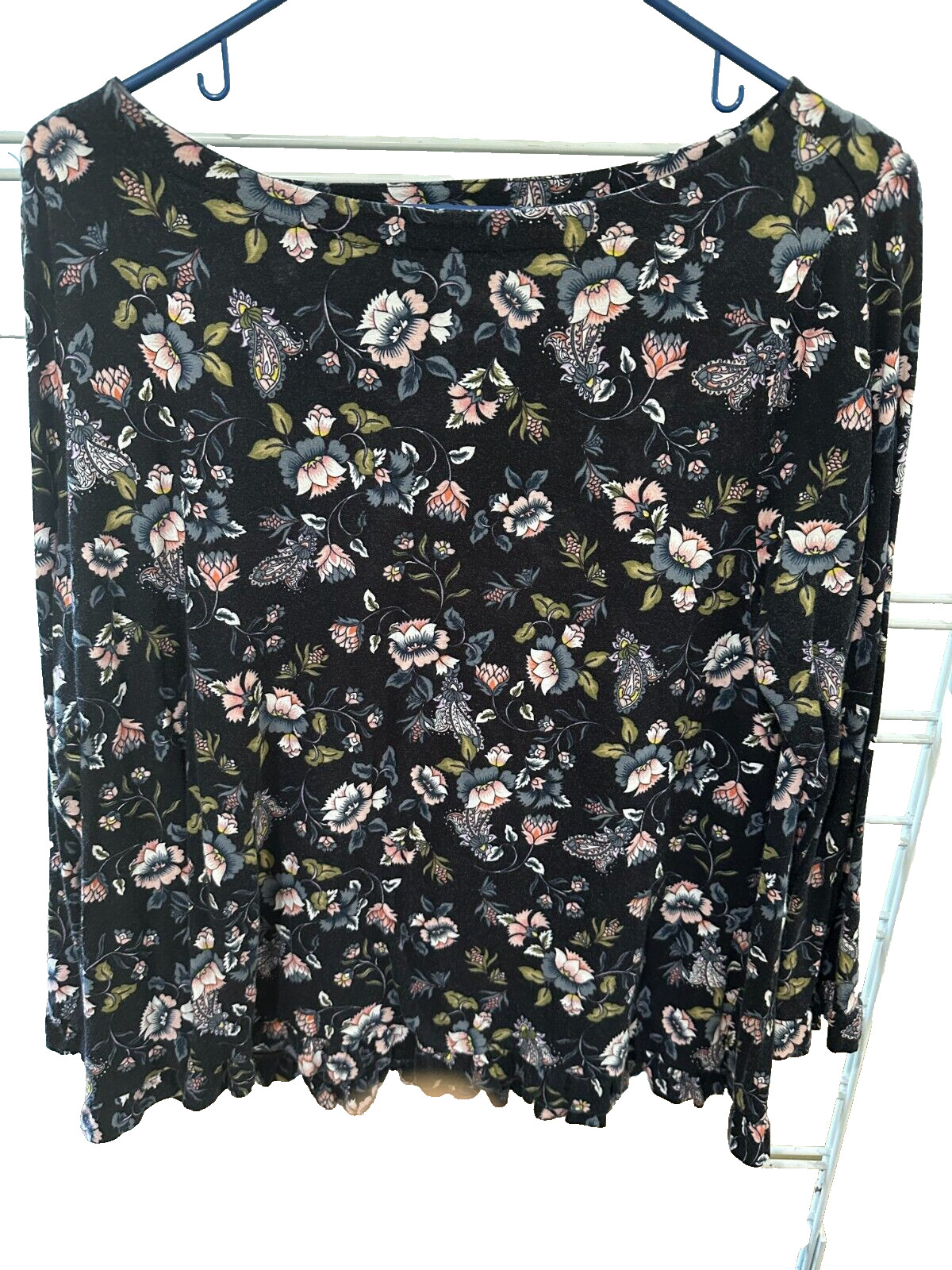 Ann Taylor LOFT black floral paisley ruffled hem long sleeve women's size L