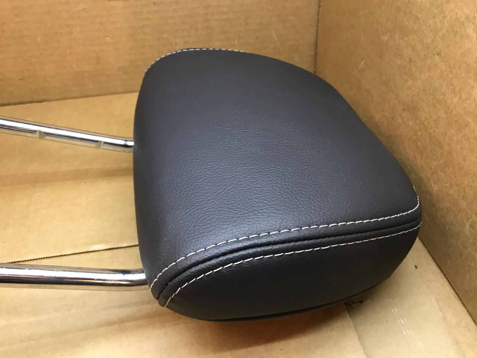 1117 Jeep Patriot Compass Front Driver Passenger Seat Active Head Rest