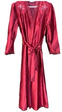 RED LACE Gown and ROBE SET Rose Accents Satin Nightgown LORRAINE Medium P USA MP
