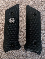 Ruger Black Checkered Standard Grips.