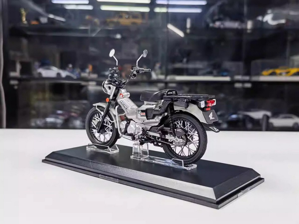Honda John 1/12 スケールモデル シルバー AOSHIMA 1/12 Scale Honda CT125 Silver Motorcycle Diecast Model Toy