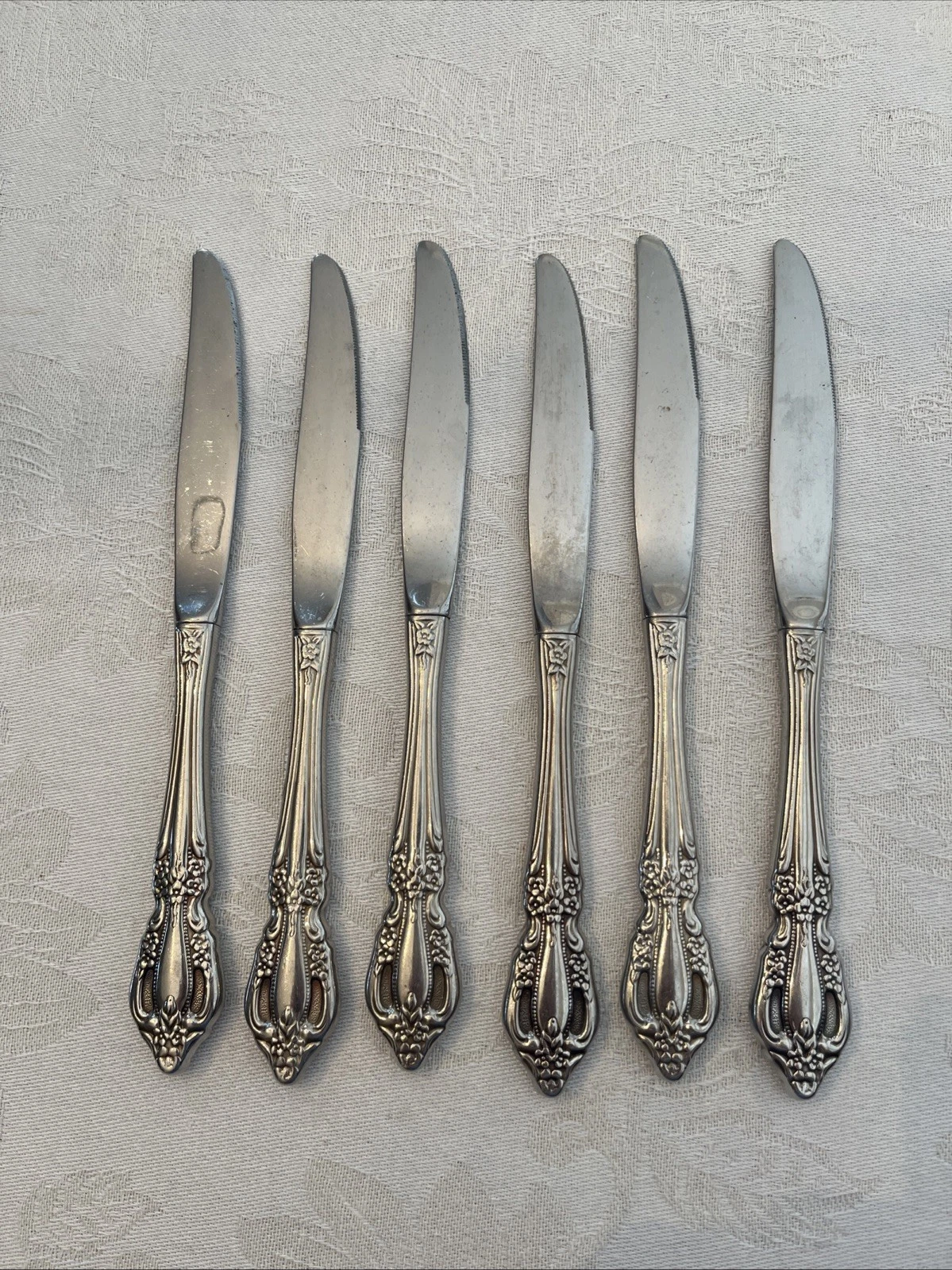 6 Deluxe Oneida Distinction RAPHAEL Stainless Steel 9" Serrated Steak Knives