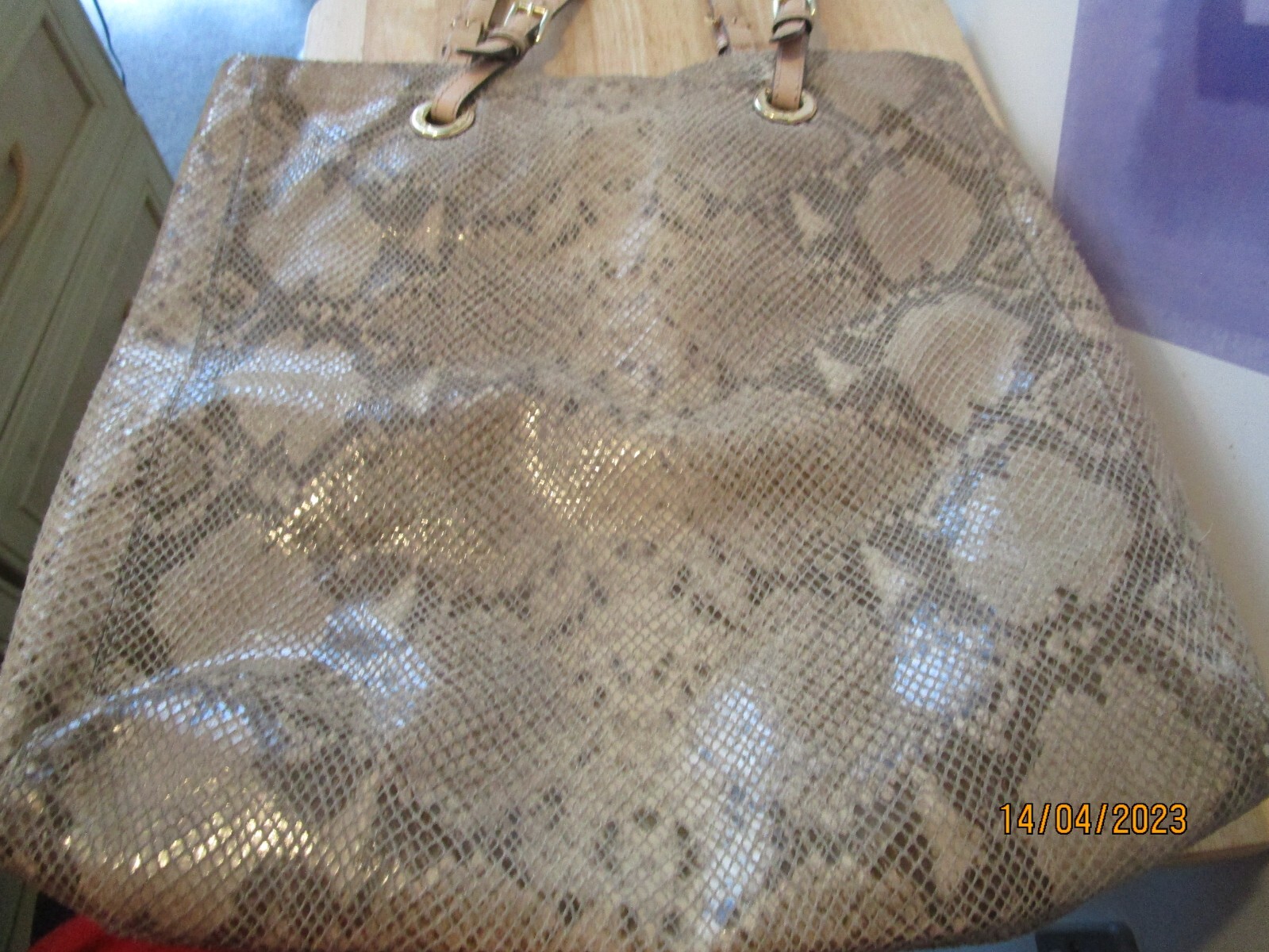 MICHAEL KORS  LEATHER Grey Beige  Python  print  … - image 4