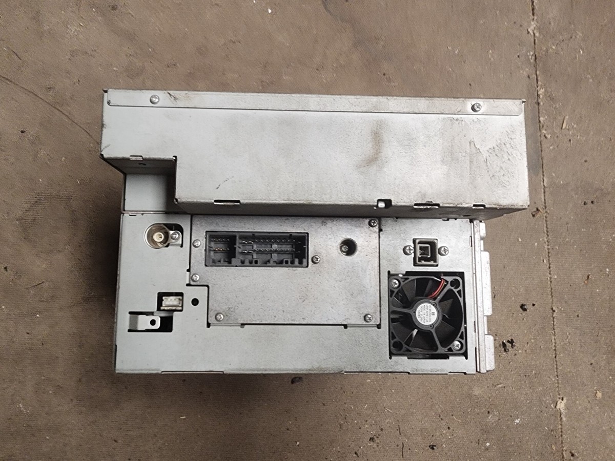 Dodge Jeep Chrysler Navigation Radio 6 Disc CD Changer Dodge Jeep Chrysler Navigation Radio 6 Disc CD Changer