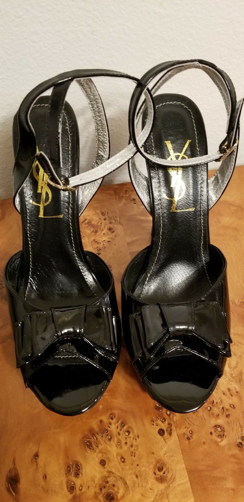 YSL YVES SAINT LAURENT Patent Bow Bianca 105 Sandali Plateau Tacchi 39 Nero