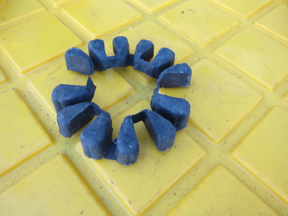 Kawasaki KL 250 1981 OEM amortiguadores de buje trasero amortiguadores Foto 3 de 4