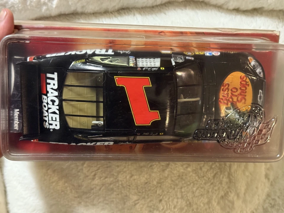 Bajo Martin Truex Jr 2008 Pro Shops CUNA NASCAR Action Winners Circle 1/24 Foto 3 de 4