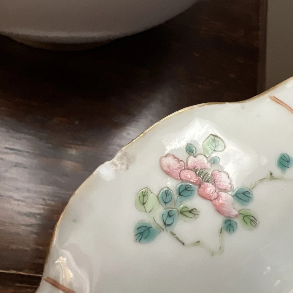 Antiguo cuenco chino Famille Rose “Insectos y flores” – Período Tongzhi 1862-1874 Foto 4 de 4