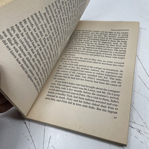 RETRO Book Novel Pocket Paperback Horror Fantasy - 1968 Frankenstein Carlson - Picture 7 of 8