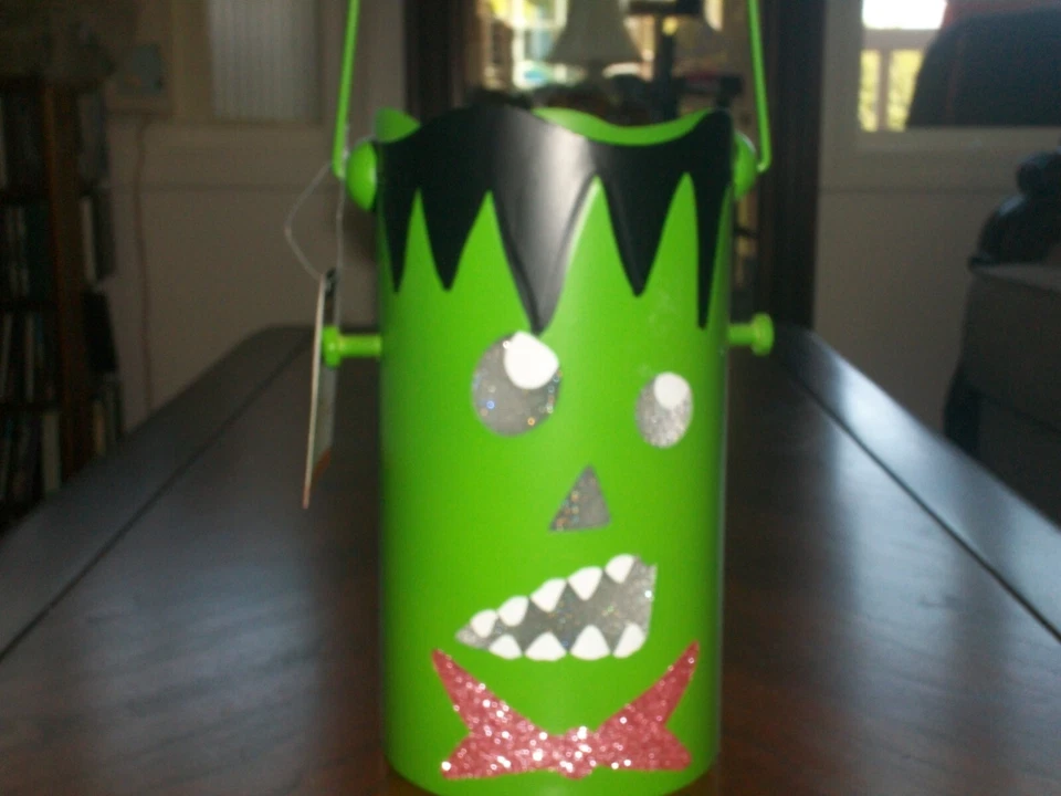 NOVA LANTERNA LED METAL ESTANHO HALLOWEEN JACK-O-LANTERNA LUZES FACIAIS MONSTRO FRANKSTI - Imagem 2 de 4