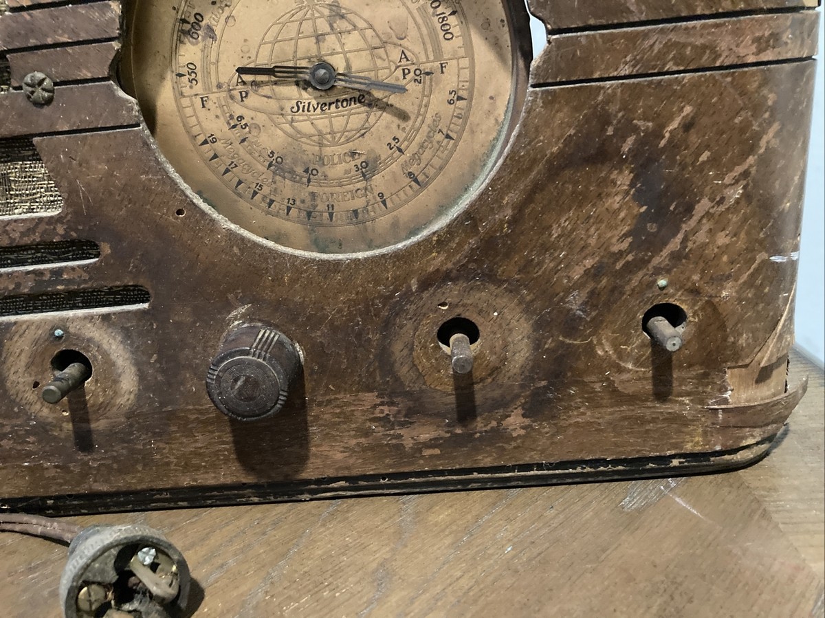 Sears Silver tone 1936 Wooden Tube Radio Model No.4563 With