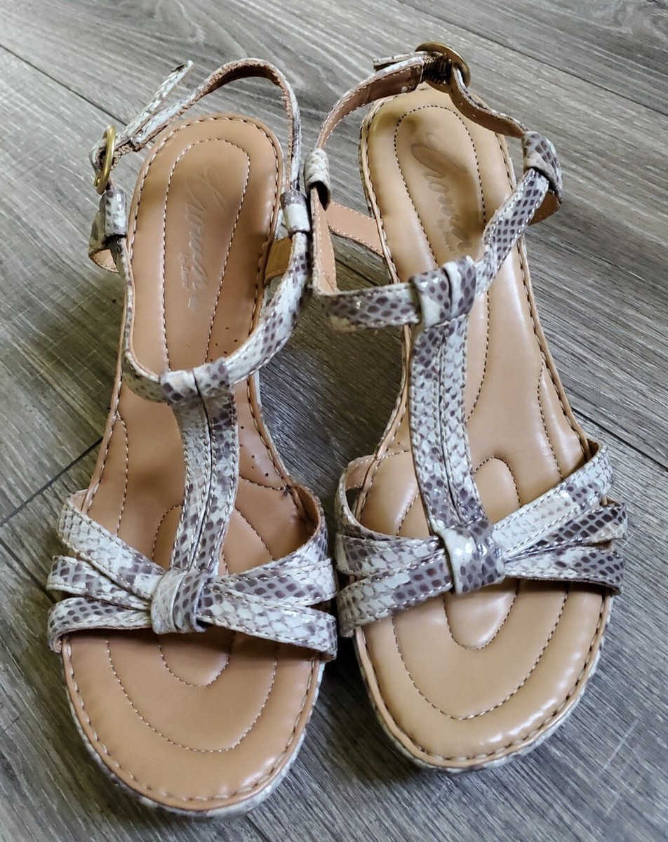 Crown by Born Sz 9M Gray Snakeskin Reptile Leather Women Heels Sandals
