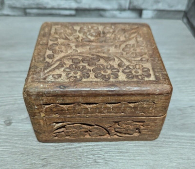 Vintage 4x4x2.5'' Small Carved Ornate Wood Floral Trinket Decor Box