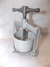Pressoir presse jus de fruit ancien Petit modèle