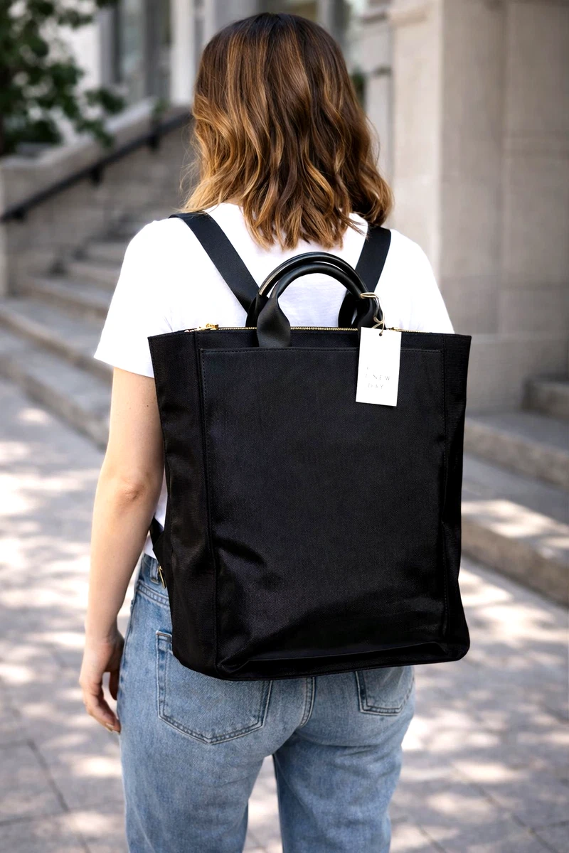 louis vuitton backpack with snap ITS A LOUIS VUITTON BACKPACK