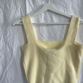 Yellow the label Nuon Light yellow Ribbed Crop Top Size Small NEW