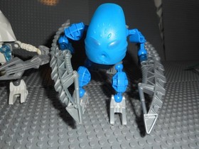 LEGO Bionicle Matoran of Voya Nui Kazi 8722 8726 Dalu, both complete